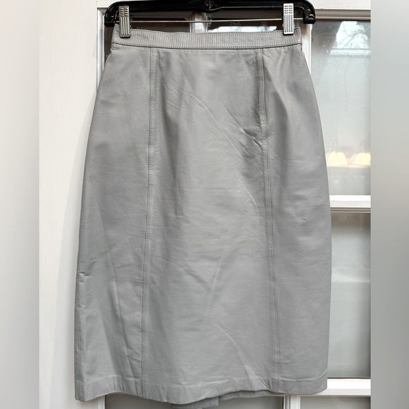 Vintage Wilson’s Leather 80’s Genuine Leather Dove Grey Midi Skirt Size 6 Small - Picture 1 of 13